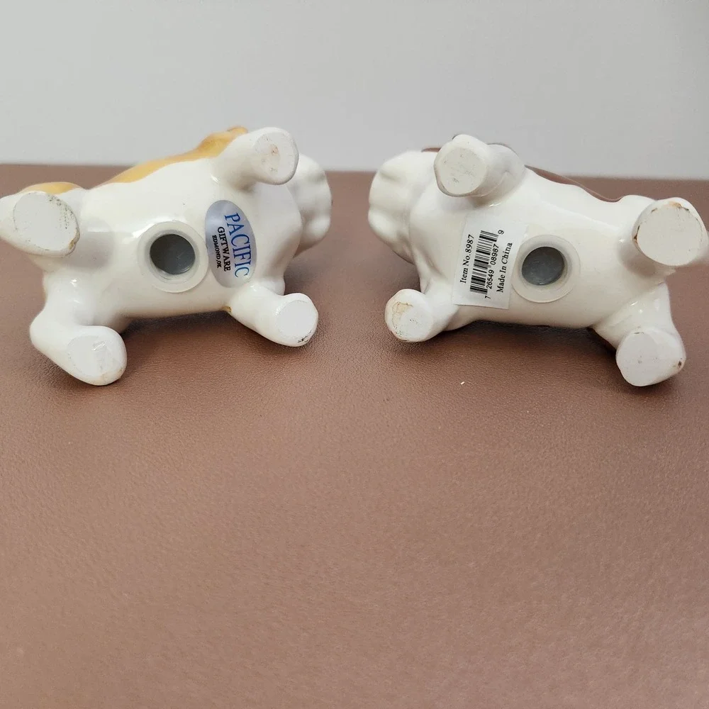 Bulldogs Attractives Salt Pepper Shaker Made of Ceramic Magnetic New *No Box